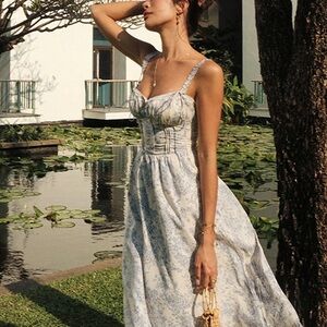 Commense NWT XL Floral Blue and White Sapphire Garden Floral Cami Midi Dress